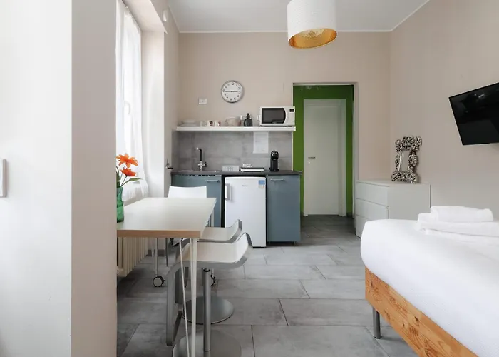 Apartment Hostmate - - Sammartini's Studio- *