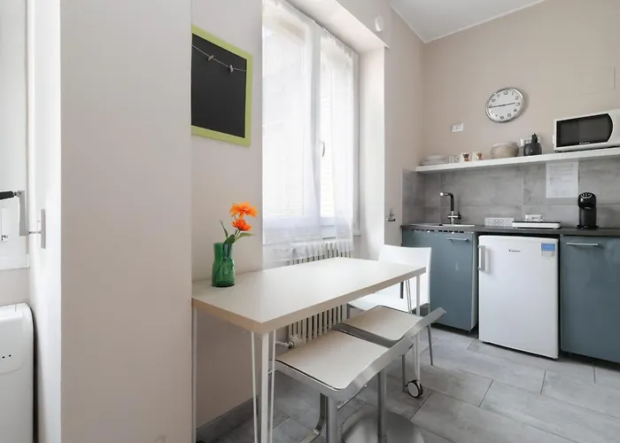 Apartment Hostmate - - Sammartini's Studio-